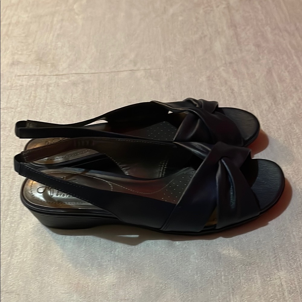 Life Stride Chic Black Slingback Sandals - Picture 4 of 6